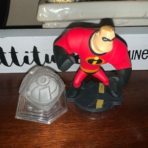 DIsney Infinity Mr. Incredible/ Incred game pieces XBOX PlayStation Video Games